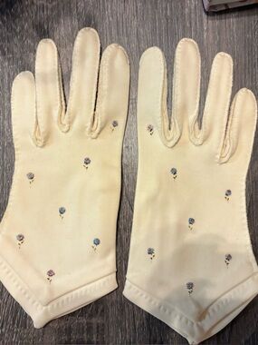 Vintage Cream Gloves with Embroidered Blue & Pink Floral Accents